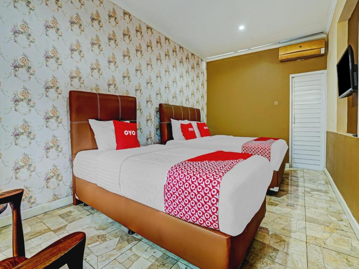 Oyo 90140 Nginep Yuuk Guest House Чиребон Экстерьер фото