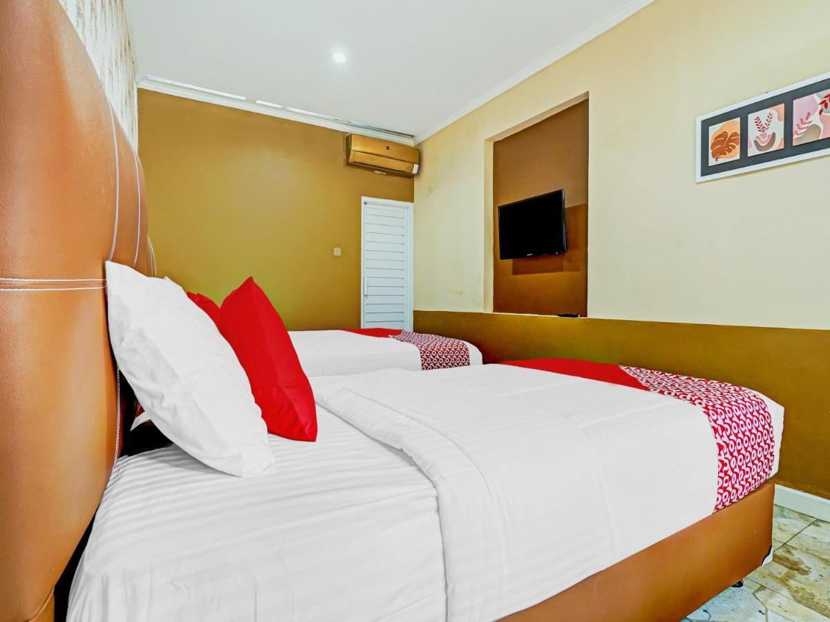 Oyo 90140 Nginep Yuuk Guest House Чиребон Экстерьер фото